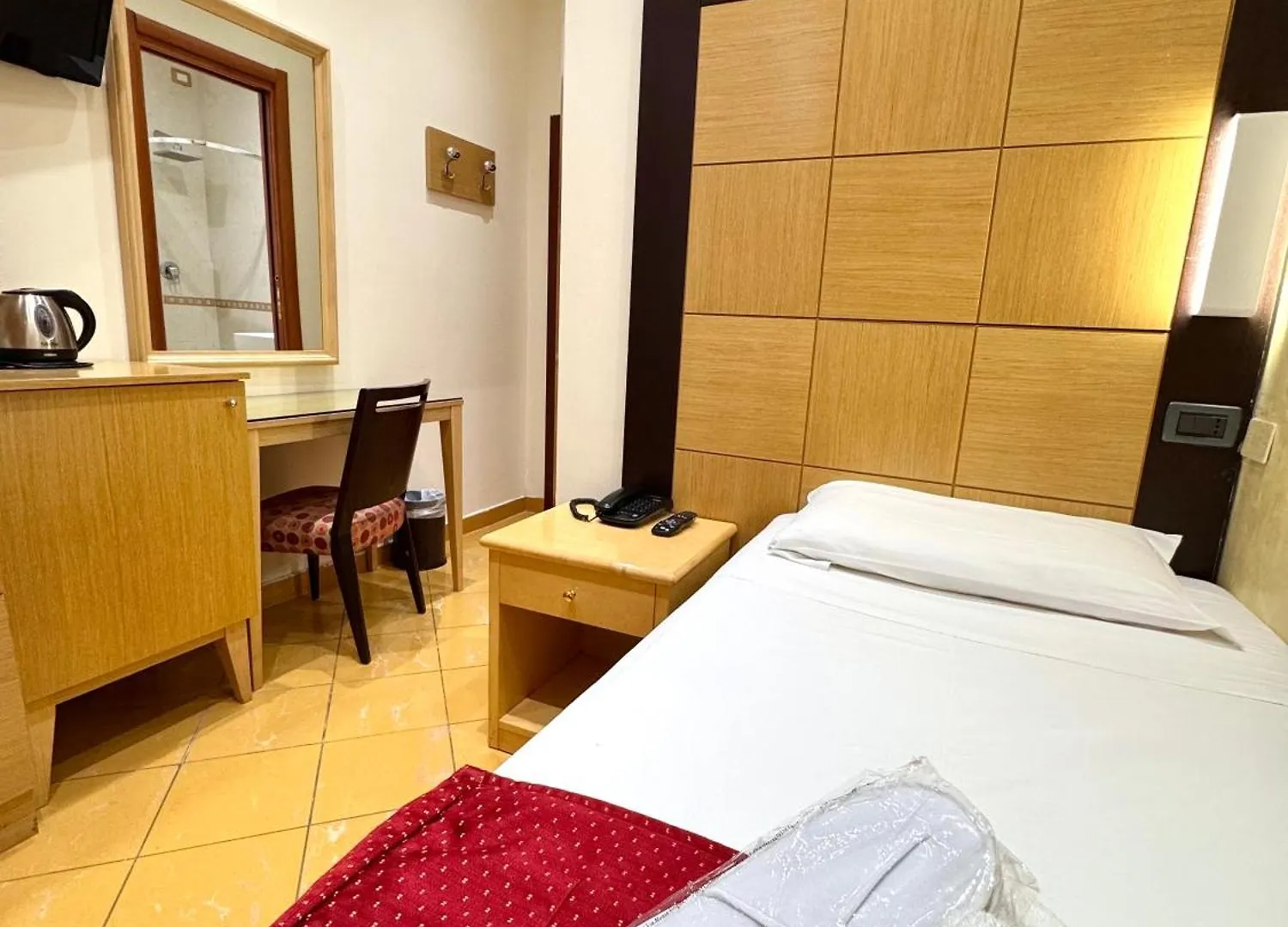 Hotel Fiorella Milano 3*, Milan
